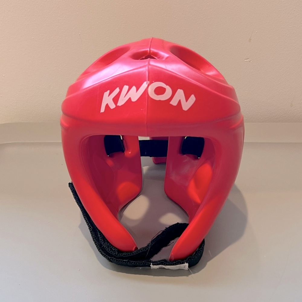 KWON Premium Sparring Head guard in Red Size S/M